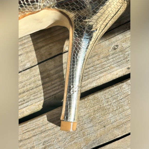 Gold Ducati size 40/9 with 3 inch heel adjustable strap, open toe - Picture 10 of 12